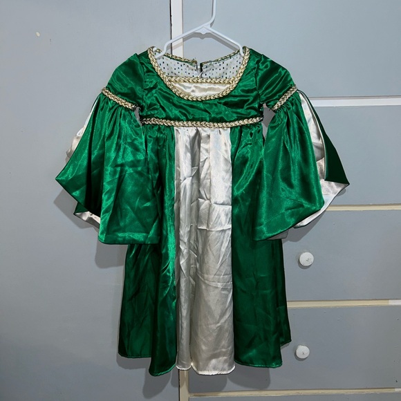 Green medieval Princess costume - Picture 2 of 6